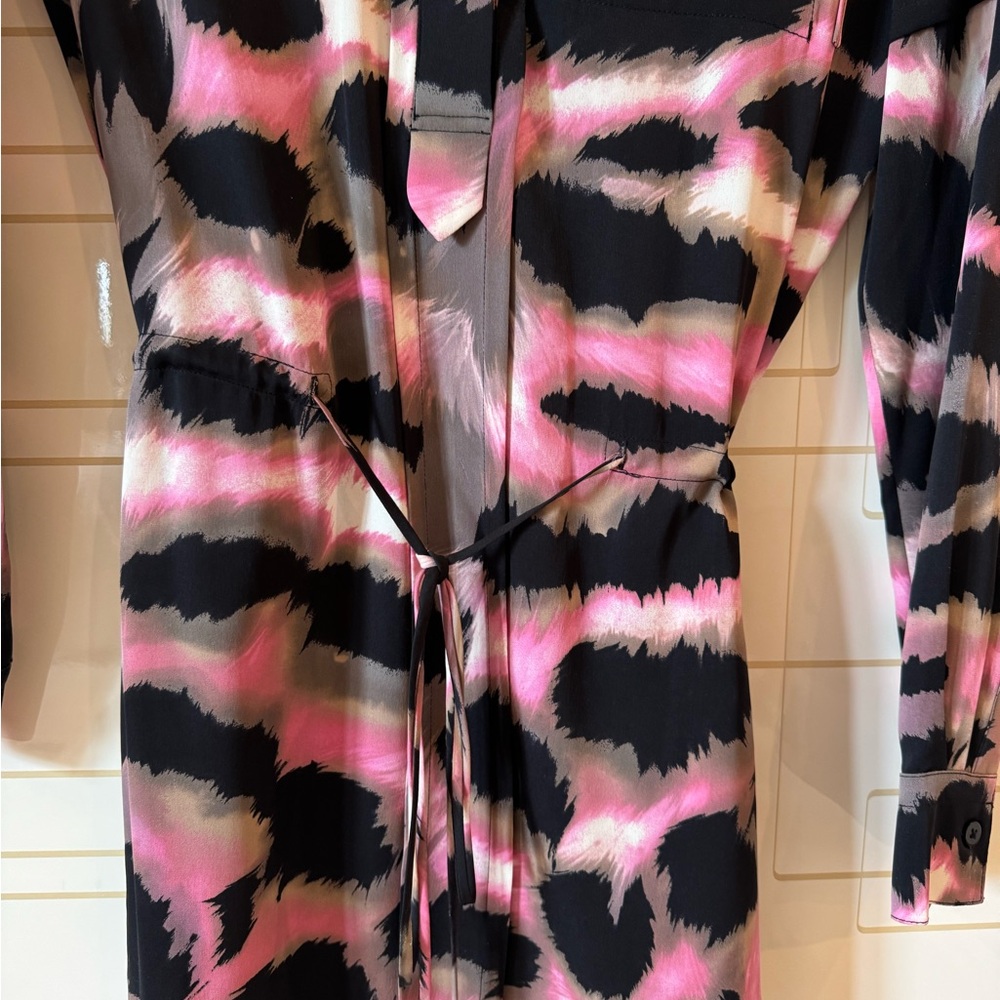 DVF Pattern Dress - Picture 2 of 9